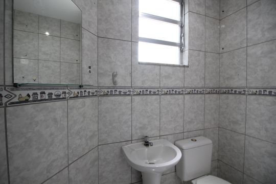 Banheiro de Serviço de casa à venda com 1 quarto, 64m² em Taquara, Rio de Janeiro