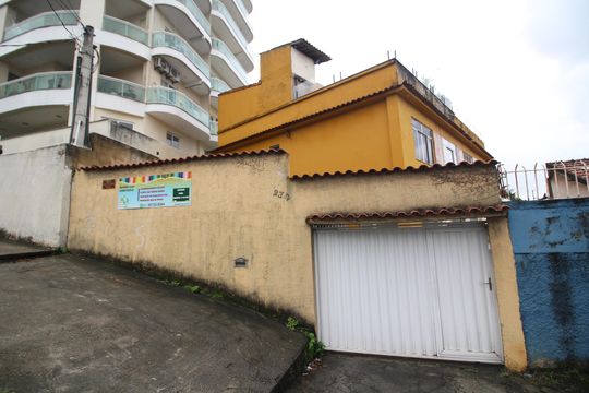 Fachada de casa à venda com 1 quarto, 64m² em Taquara, Rio de Janeiro