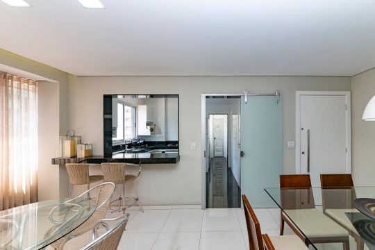 Cozinha de apartamento para alugar com 3 quartos, 90m² em Lourdes, Belo Horizonte