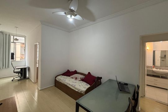 Sala de apartamento para alugar com 2 quartos, 85m² em Copacabana, Rio de Janeiro