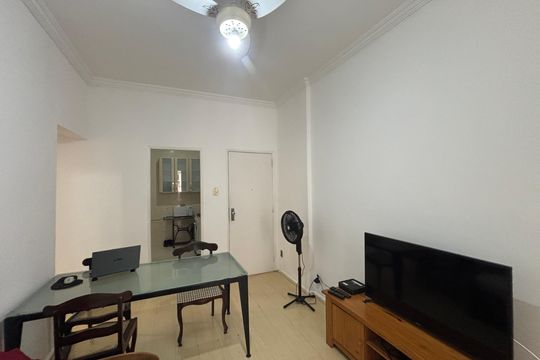 Sala de apartamento para alugar com 2 quartos, 85m² em Copacabana, Rio de Janeiro