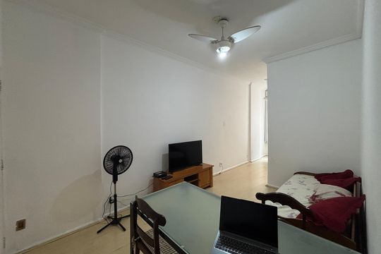 Sala de apartamento para alugar com 2 quartos, 85m² em Copacabana, Rio de Janeiro