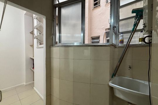 Área de serviço de apartamento para alugar com 2 quartos, 85m² em Copacabana, Rio de Janeiro