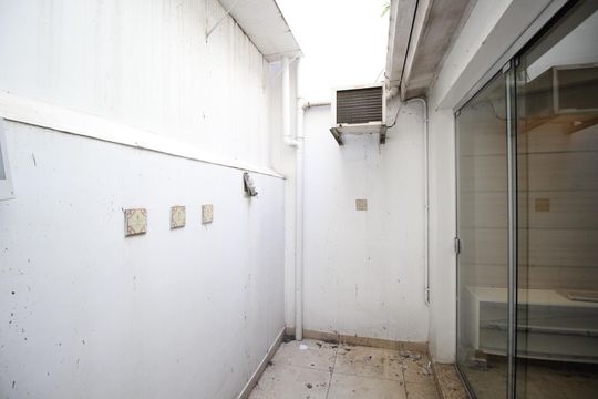 Quintal de apartamento à venda com 1 quarto, 47m² em Santa Cecília, Porto Alegre