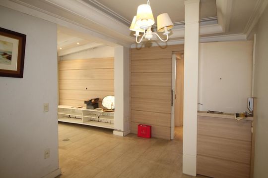 Sala de apartamento à venda com 1 quarto, 47m² em Santa Cecília, Porto Alegre