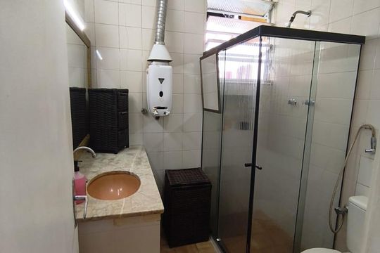 Banheiro de apartamento à venda com 3 quartos, 60m² em Grajaú, Rio de Janeiro