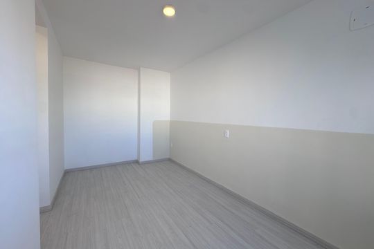 Quarto 1 de apartamento para alugar com 2 quartos, 48m² em Recreio dos Bandeirantes, Rio de Janeiro