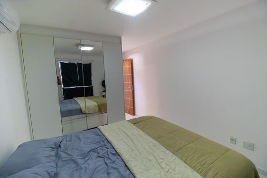Suíte  de apartamento à venda com 2 quartos, 140m² em Itaipu, Niterói