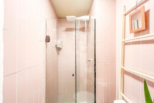 Banheiro de apartamento à venda com 2 quartos, 35m² em Bom Retiro, São Paulo