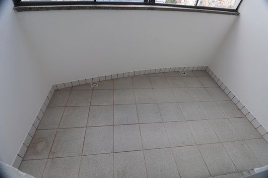 Sacada de apartamento à venda com 2 quartos, 65m² em Centro, Canoas