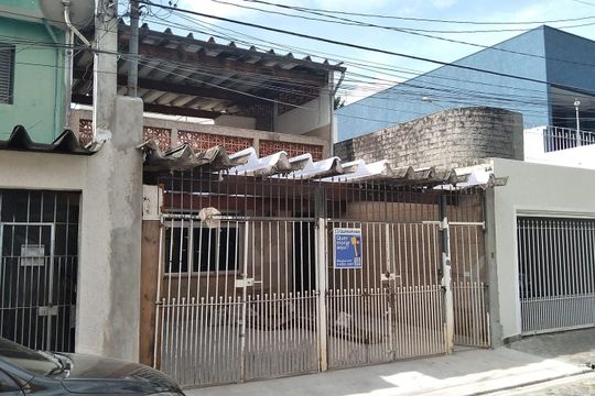 Fachada de casa para alugar com 2 quartos, 200m² em Conjunto Residencial Novo Pacaembu, São Paulo