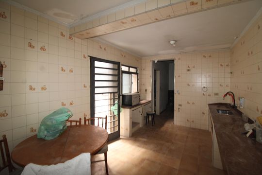 Cozinha de casa para alugar com 2 quartos, 200m² em Conjunto Residencial Novo Pacaembu, São Paulo