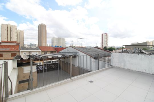 Quintal de casa para alugar com 2 quartos, 200m² em Conjunto Residencial Novo Pacaembu, São Paulo