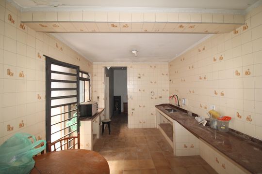 Cozinha de casa para alugar com 2 quartos, 200m² em Conjunto Residencial Novo Pacaembu, São Paulo