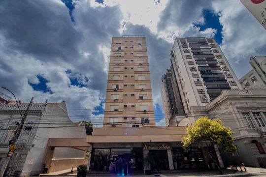 Fachada de kitnet/studio para alugar com 1 quarto, 28m² em Independência, Porto Alegre