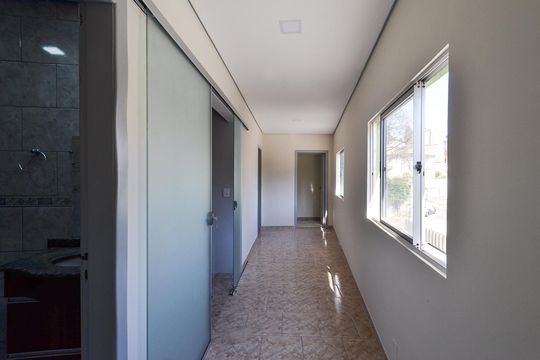 Corredor de casa para alugar com 2 quartos, 110m² em União, Belo Horizonte