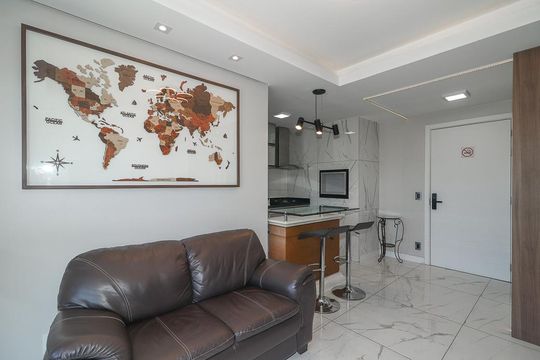Sala de apartamento à venda com 1 quarto, 42m² em Jardim do Salso, Porto Alegre