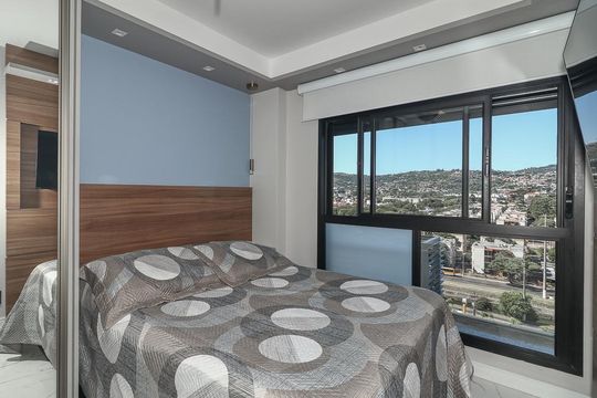 Quarto Suíte de apartamento à venda com 1 quarto, 42m² em Jardim do Salso, Porto Alegre