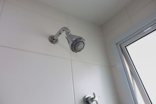 Banheiro de apartamento à venda com 2 quartos, 46m² em Jardim Boa Vista (zona Oeste), Osasco