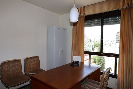 Quarto 2 de apartamento à venda com 2 quartos, 224m² em Rio Branco, Porto Alegre