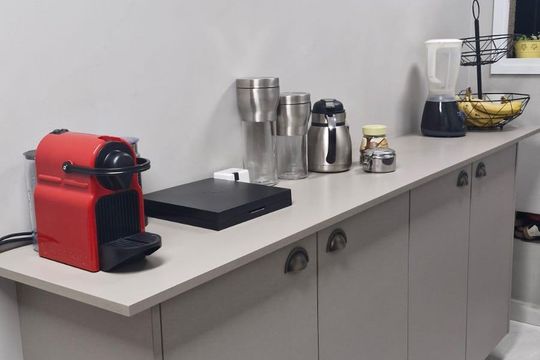 Cozinha de apartamento para alugar com 3 quartos, 75m² em Jardim Tupanci, Barueri