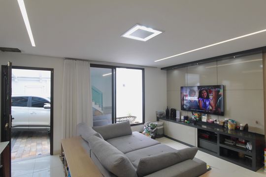 Casa à venda com 3 quartos, 150m² em Trevo, Belo Horizonte