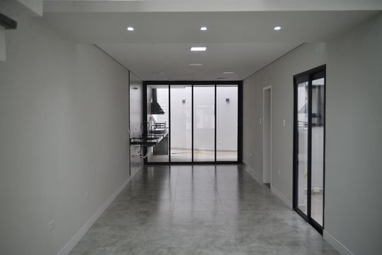 Casa à venda com 3 quartos, 155m² em Vila Alzira, Santo André