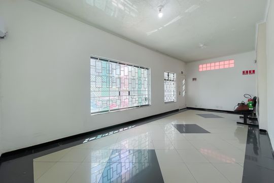 Sala de casa para alugar com 5 quartos, 200m² em Centro, Osasco