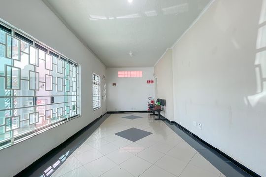 Sala de casa para alugar com 5 quartos, 200m² em Centro, Osasco