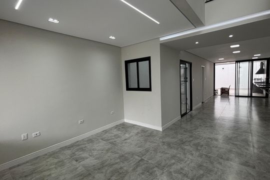 Casa à venda com 3 quartos, 155m² em Vila Alzira, Santo André