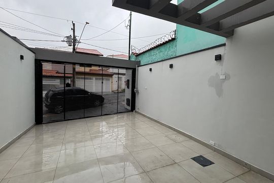 Garagem de casa à venda com 3 quartos, 155m² em Vila Alzira, Santo André