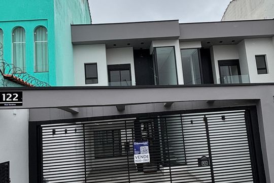 Fachada de casa à venda com 3 quartos, 155m² em Vila Alzira, Santo André