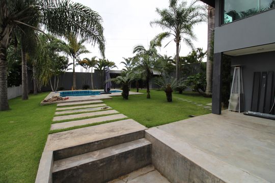 Área Externa de casa de condomínio para alugar com 4 quartos, 460m² em Urbanova, São José dos Campos