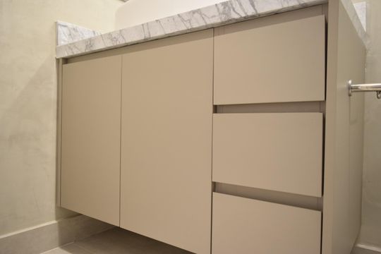 Banheiro da Suíte 2 de apartamento para alugar com 3 quartos, 150m² em Pinheiros, São Paulo