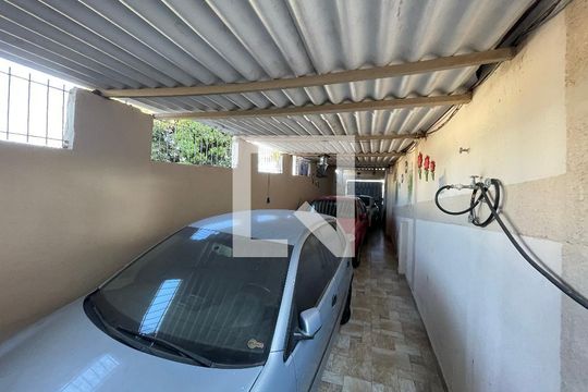 Garagem de casa à venda com 8 quartos, 370m² em Riacho das Pedras, Contagem