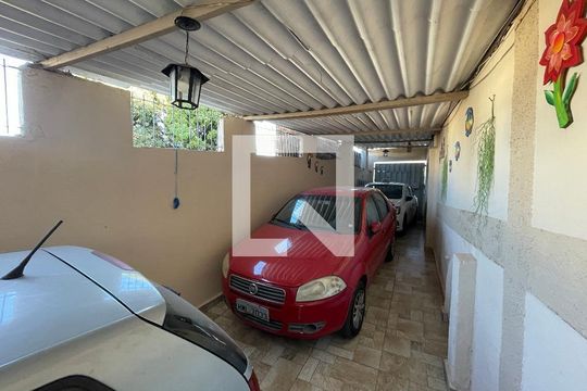 Garagem de casa à venda com 8 quartos, 370m² em Riacho das Pedras, Contagem