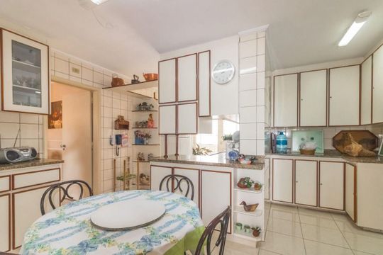 Cozinha de apartamento para alugar com 4 quartos, 370m² em Higienópolis, São Paulo