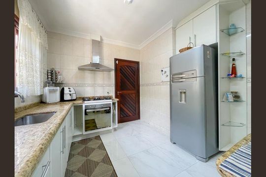 Cozinha de casa à venda com 5 quartos, 380m² em City Bussocaba, Osasco