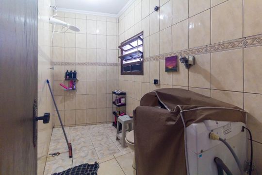 Banheiro de casa para alugar com 2 quartos, 120m² em Jardim Rodolfo Pirani, São Paulo