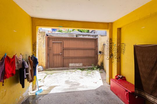 Garagem de casa à venda com 7 quartos, 350m² em Veloso, Osasco