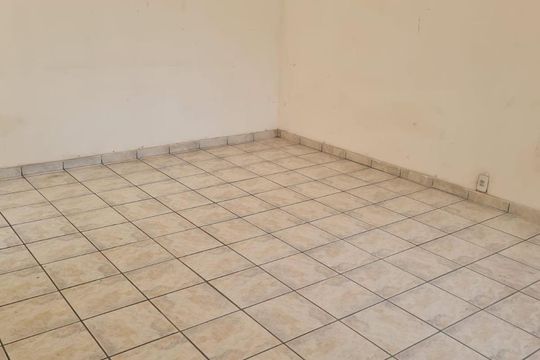 Sala de casa à venda com 3 quartos, 175m² em Brás de Pina, Rio de Janeiro