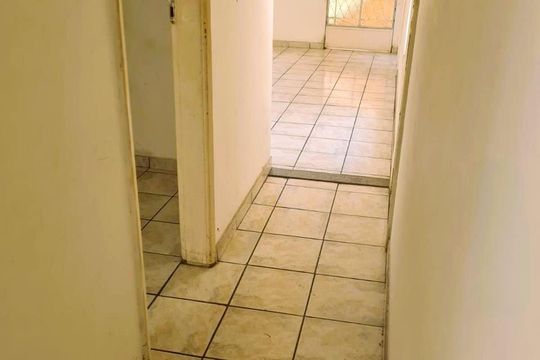 Sala de casa à venda com 3 quartos, 175m² em Brás de Pina, Rio de Janeiro