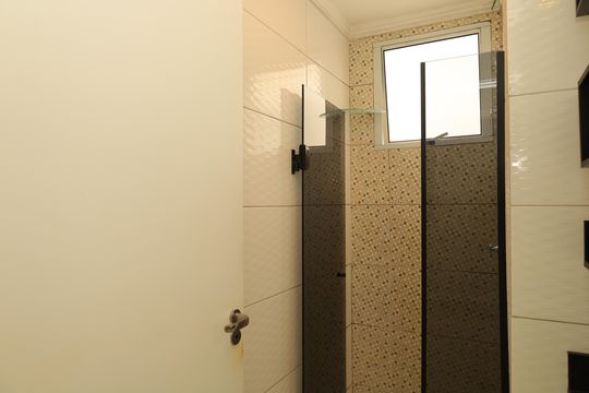 Banheiro de apartamento para alugar com 2 quartos, 39m² em Vila Popular, São Paulo