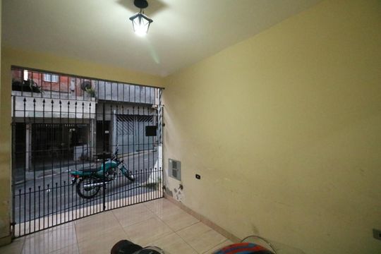 Garagem de casa à venda com 4 quartos, 200m² em Conceição, Diadema