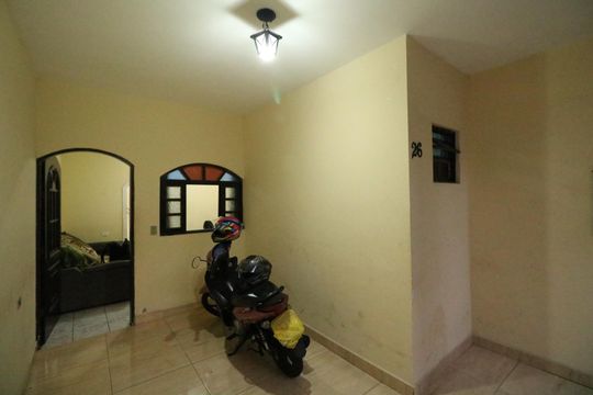 Garagem de casa à venda com 4 quartos, 200m² em Conceição, Diadema