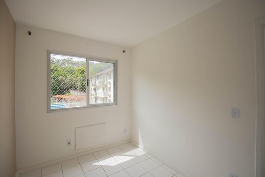 Quarto 2 de apartamento para alugar com 2 quartos, 50m² em Rio do Ouro, São Gonçalo