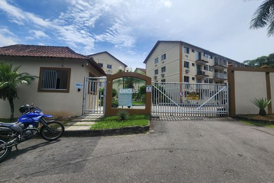 Fachada de apartamento para alugar com 2 quartos, 50m² em Rio do Ouro, São Gonçalo