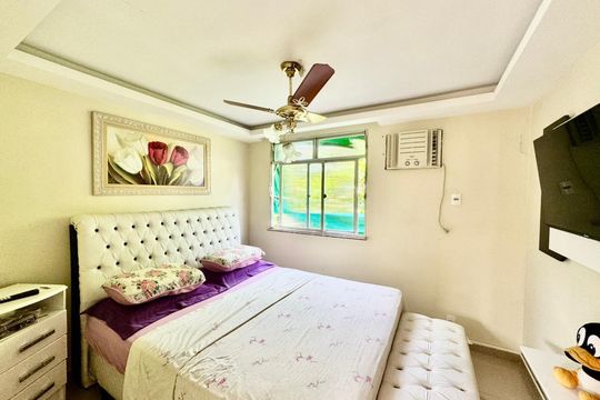 Quarto de casa de condomínio para alugar com 2 quartos, 55m² em Taquara, Rio de Janeiro