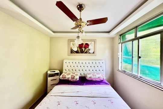 Quarto de casa de condomínio para alugar com 2 quartos, 55m² em Taquara, Rio de Janeiro