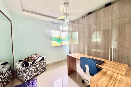 Sala de casa de condomínio à venda com 2 quartos, 55m² em Taquara, Rio de Janeiro